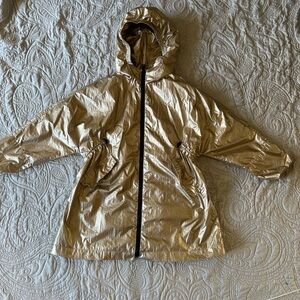 Zara girl’s platinum/gold windbreaker w/hood. Size 9 Gathered waist/Really nice!